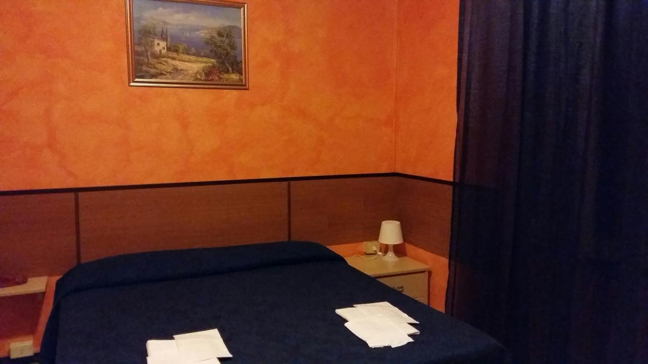 Hotel Violetta بارما المظهر الخارجي الصورة