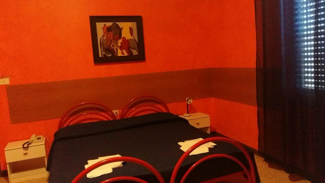 Hotel Violetta بارما المظهر الخارجي الصورة